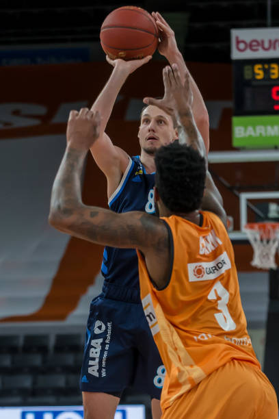 上稳居前列 上稳居前列